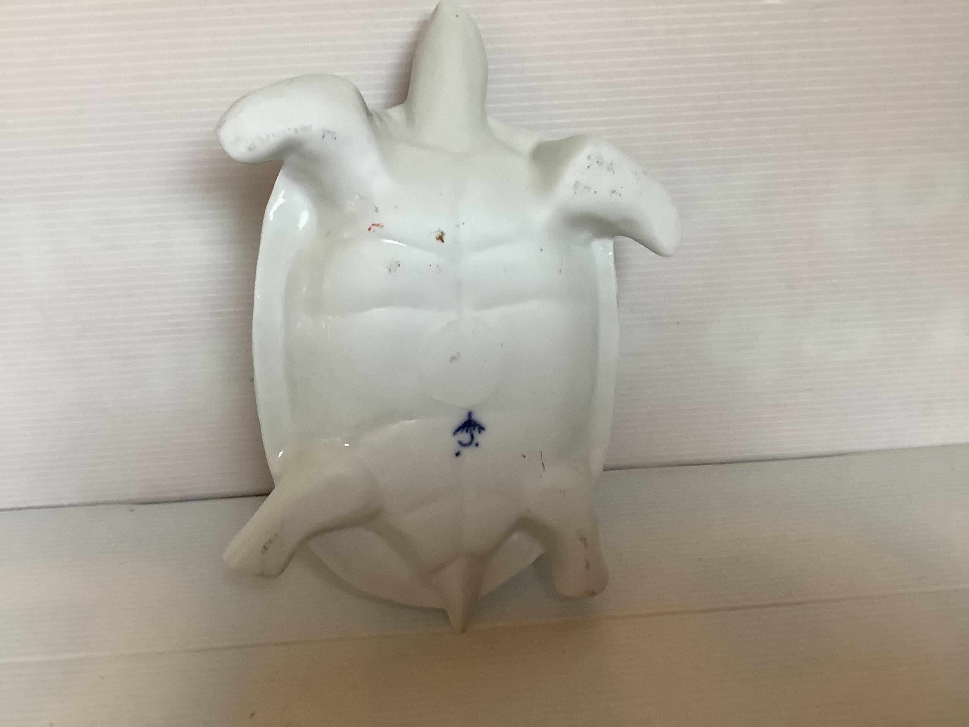 Vase turtle flower holder