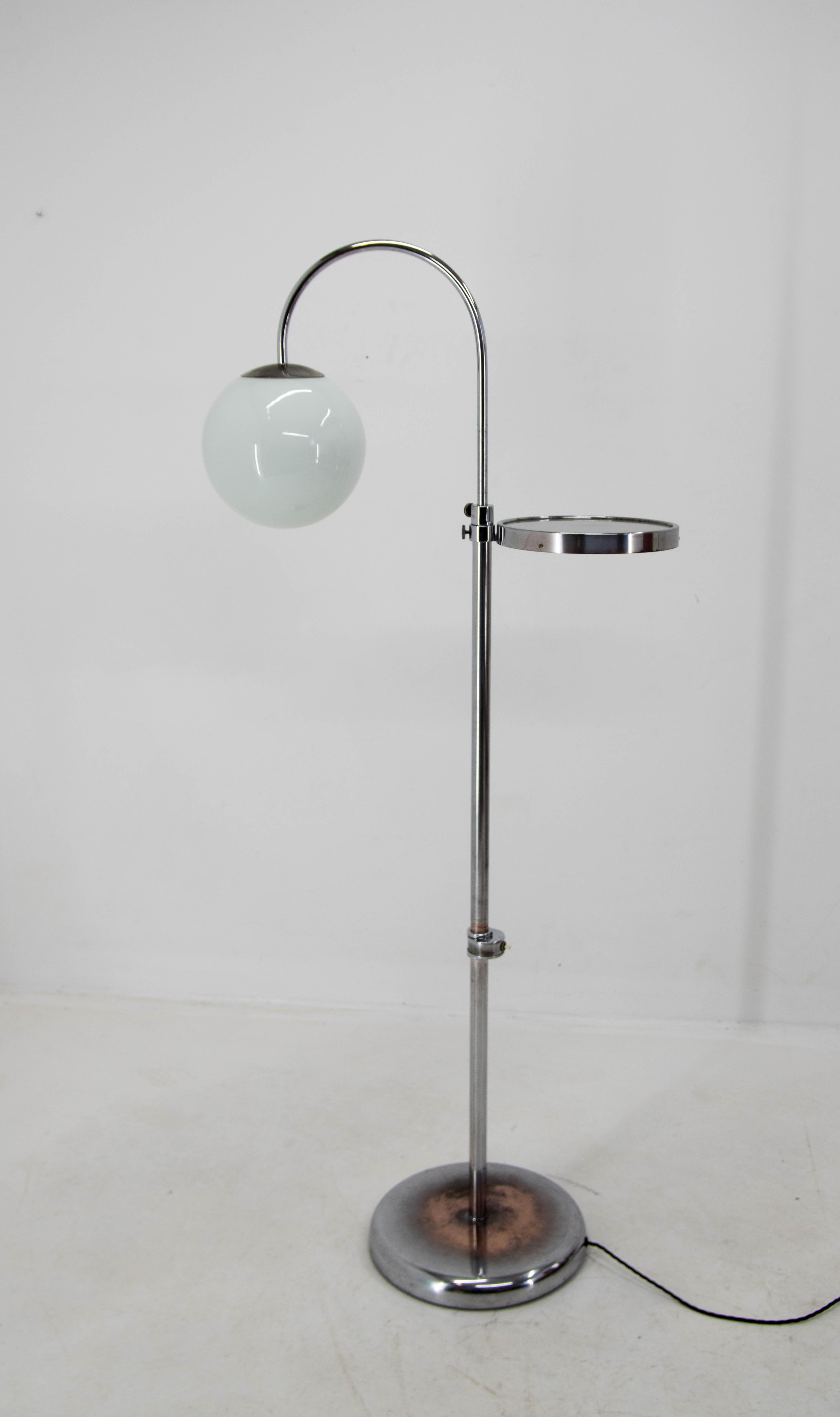 Bauhaus or Functionalist Floor Lamp with Adjustable Height, 1940s