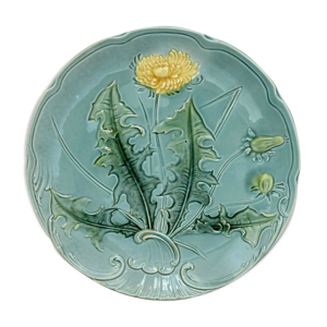plat ou assiette en barbotine: