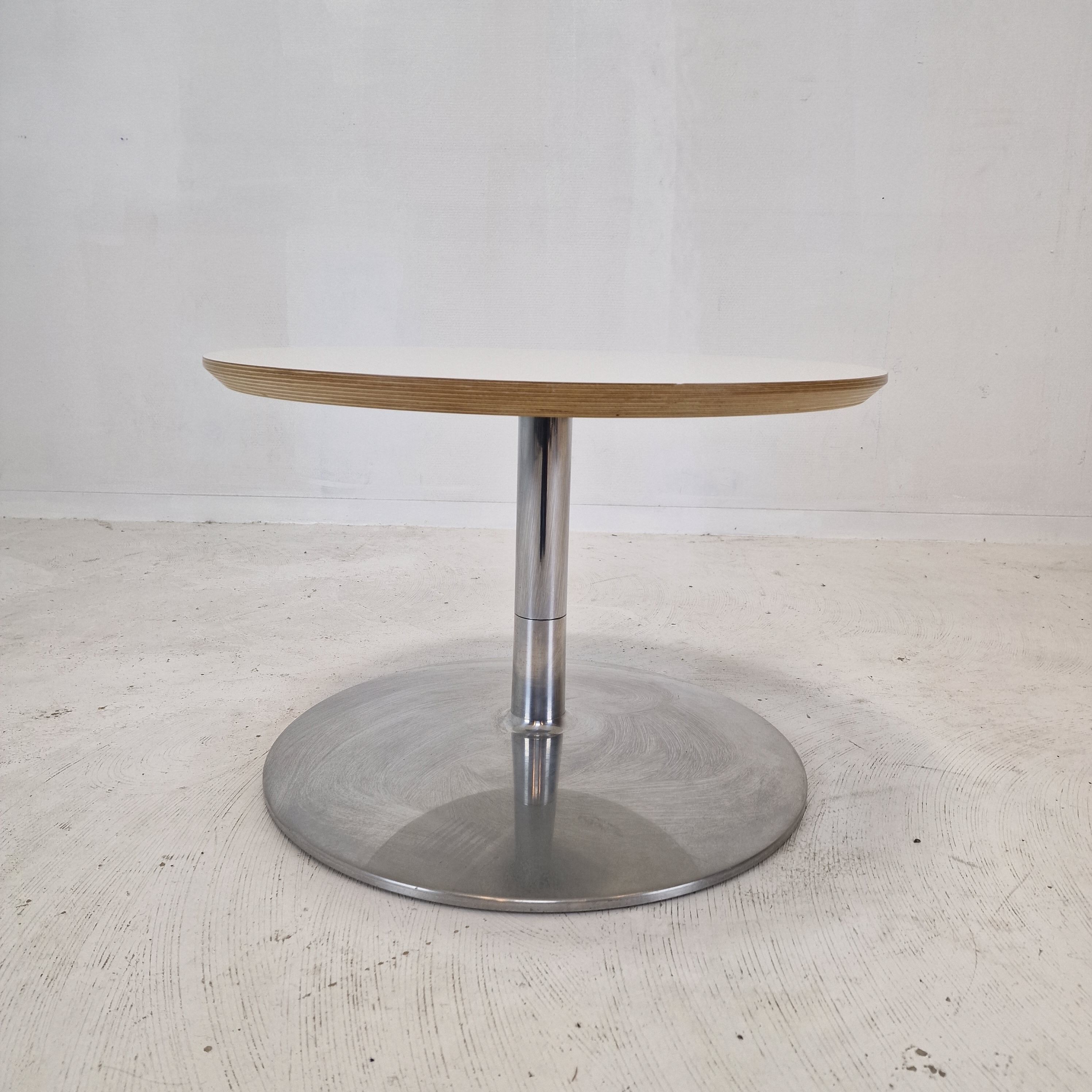 Round coffee table by Heoffrey Harcourt for Artifort