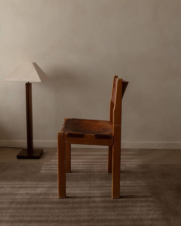 Chaise en pin et cuir cognac vintage Maison Regain, France années 1970