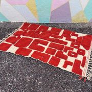 Handmade traditional pure wool rug, red, size 150 x 250 cm.