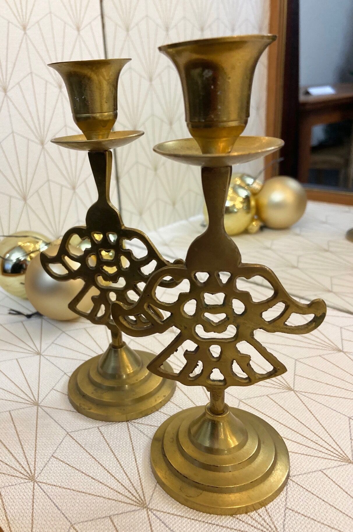 Lot 2 golden candle holders
