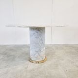Vintage round White marble dining table 1970s