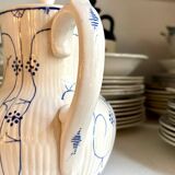 Cafetière Sarreguemines en faïence blanche et bleue, service "Copenhague" - début XXème