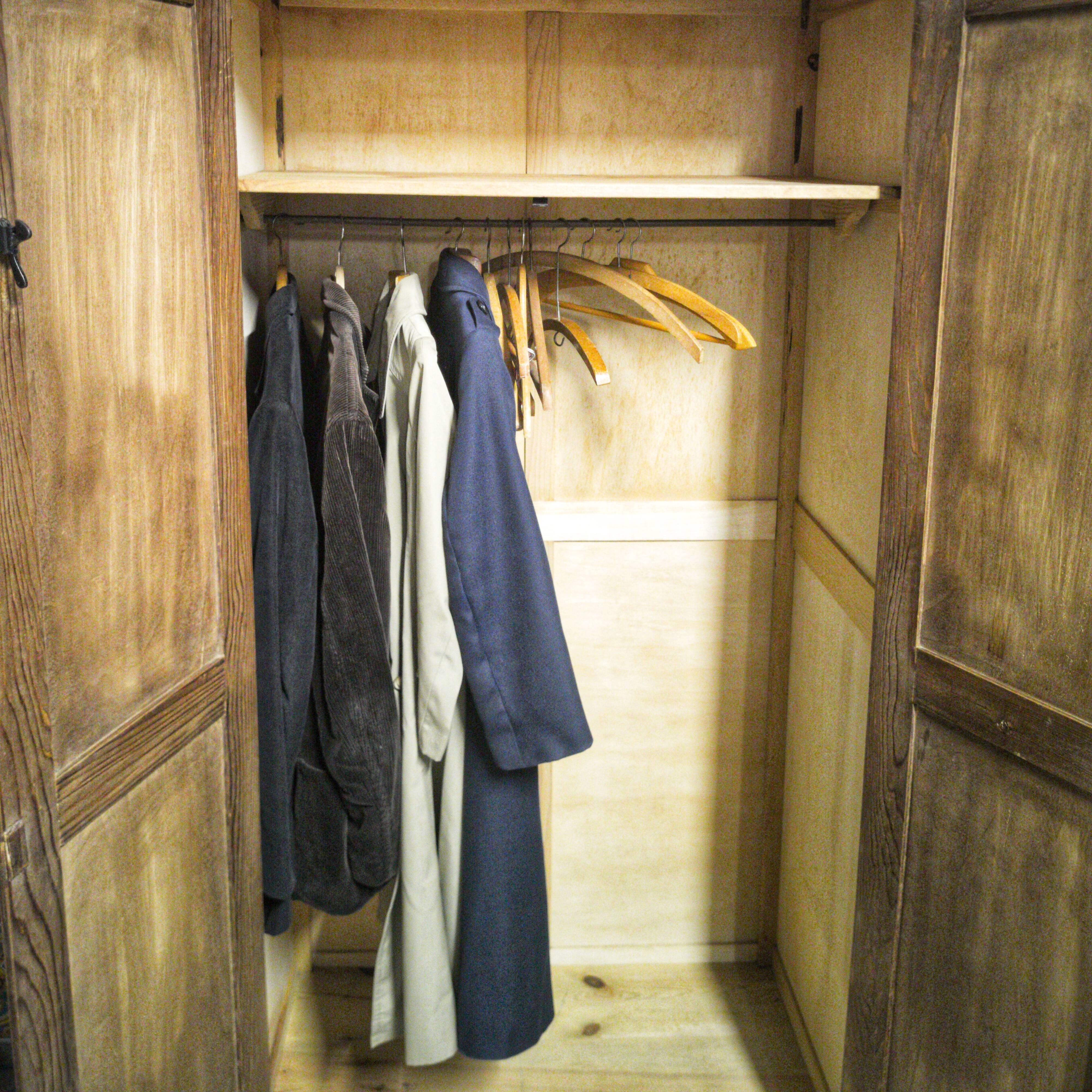 Armoire parisienne