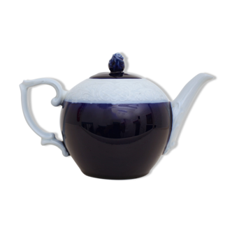 Blue and white chiseled porcelain coffee teapot