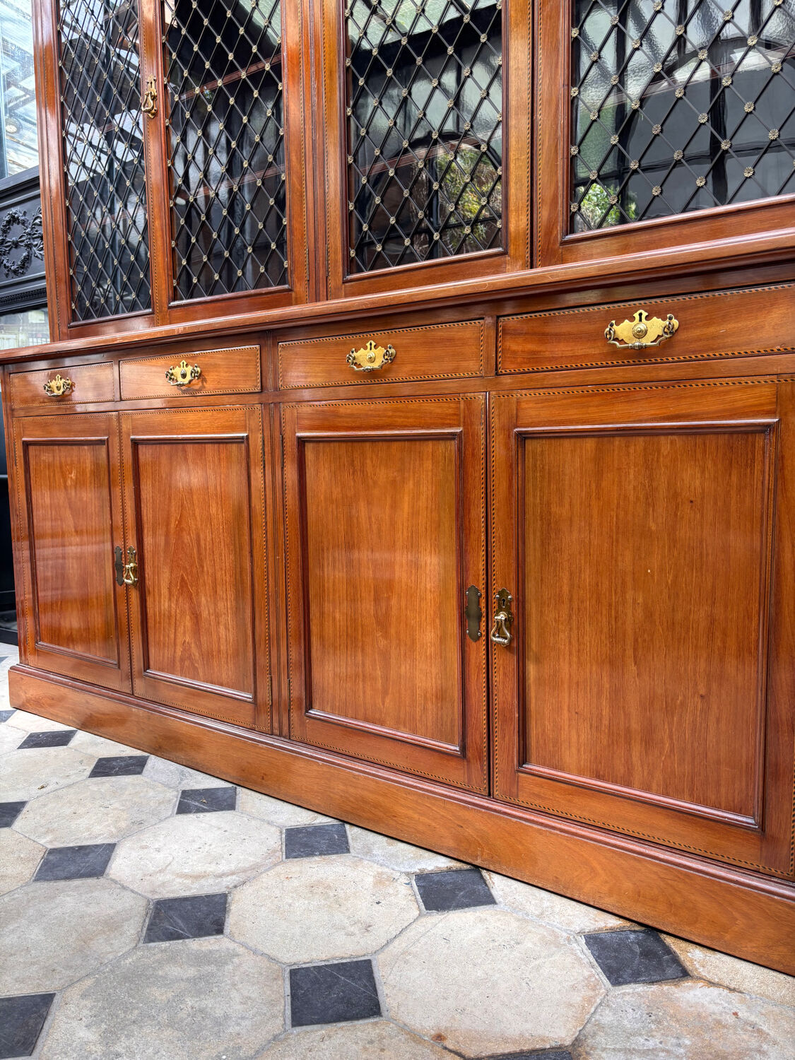 Large English library from the 19th century in mahogany.