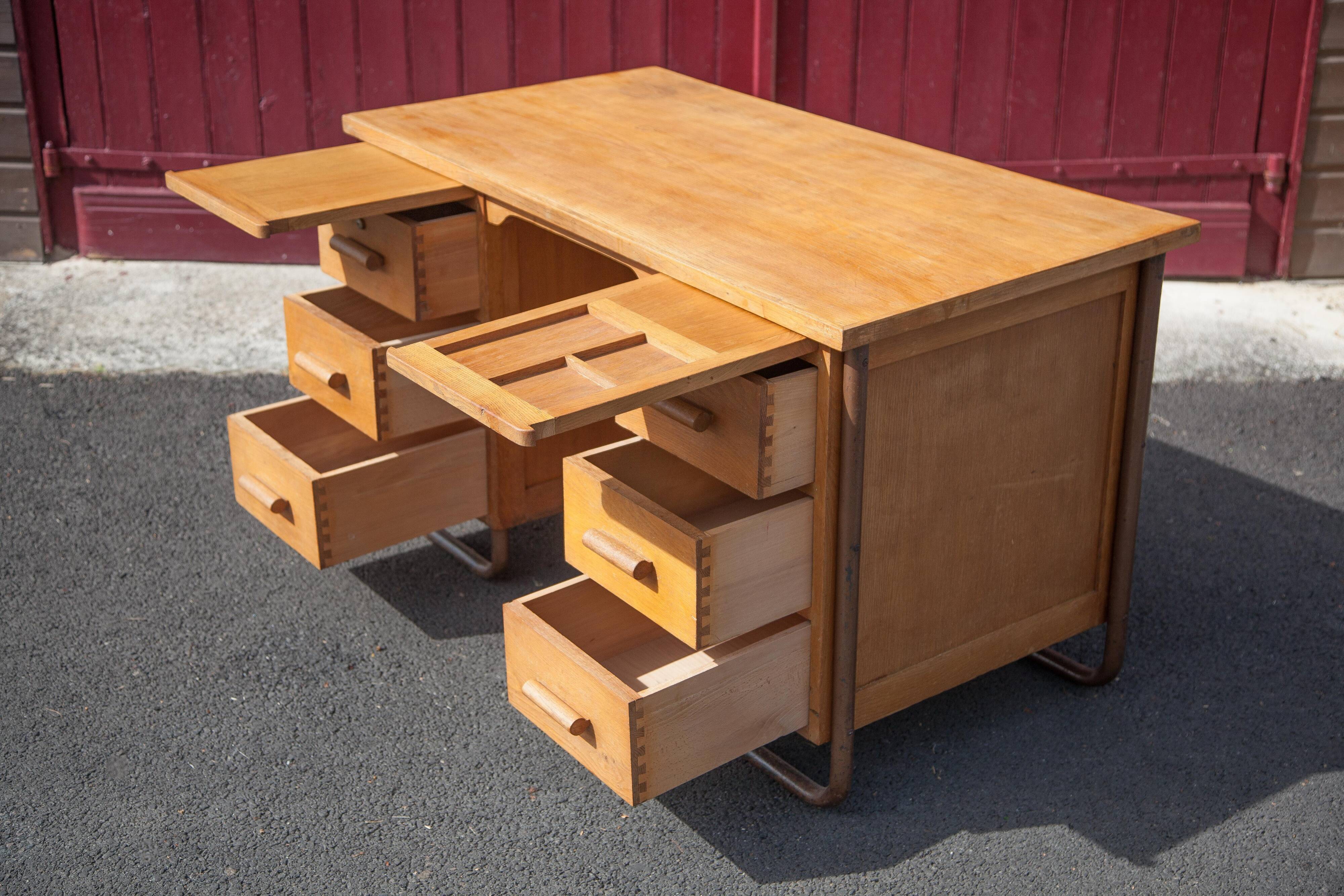 Bureau ancien d'école années 50