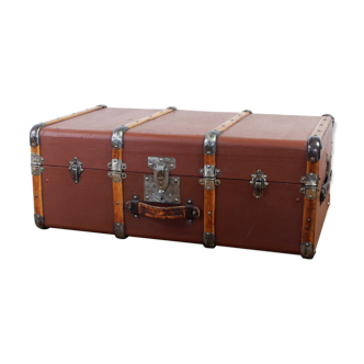 Trunk or suitcase of the 30s