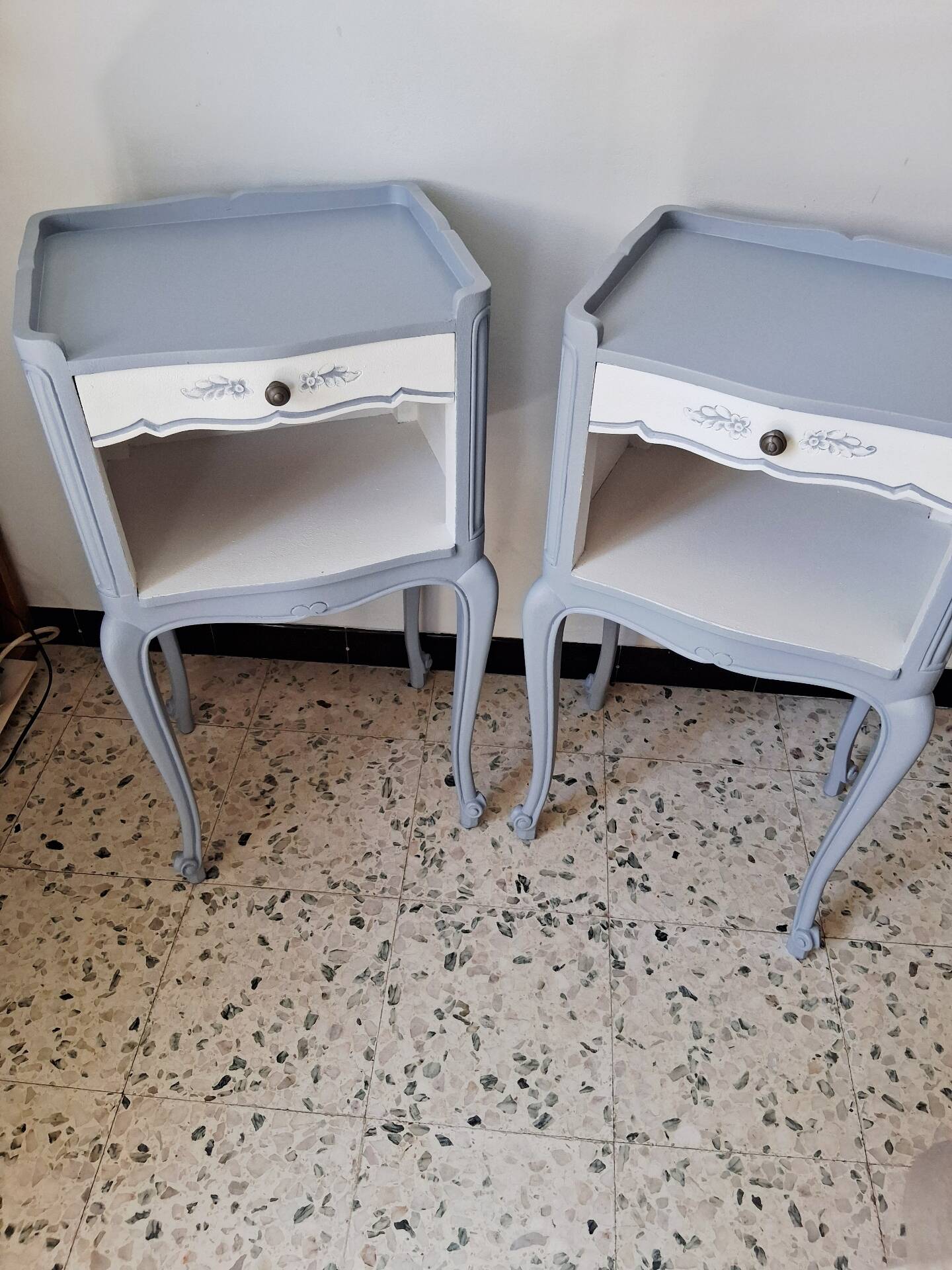 Set of 2 bedside tables