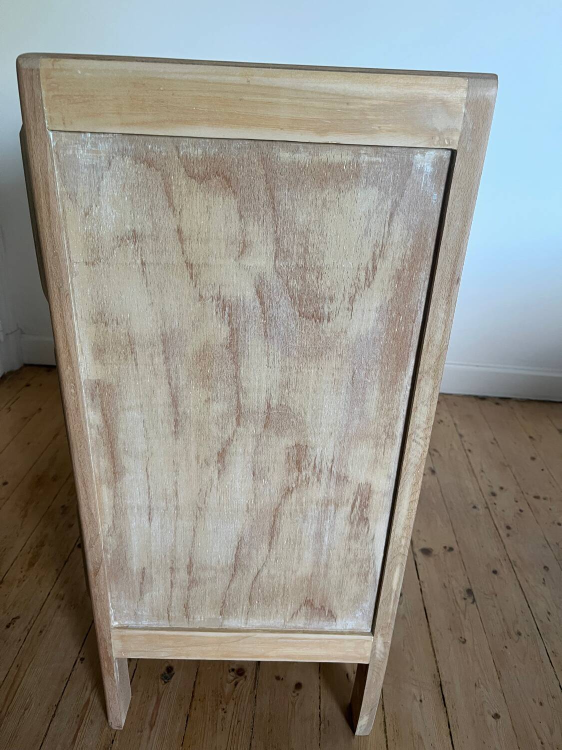 Commode en sapin patiné – 3 tiroirs