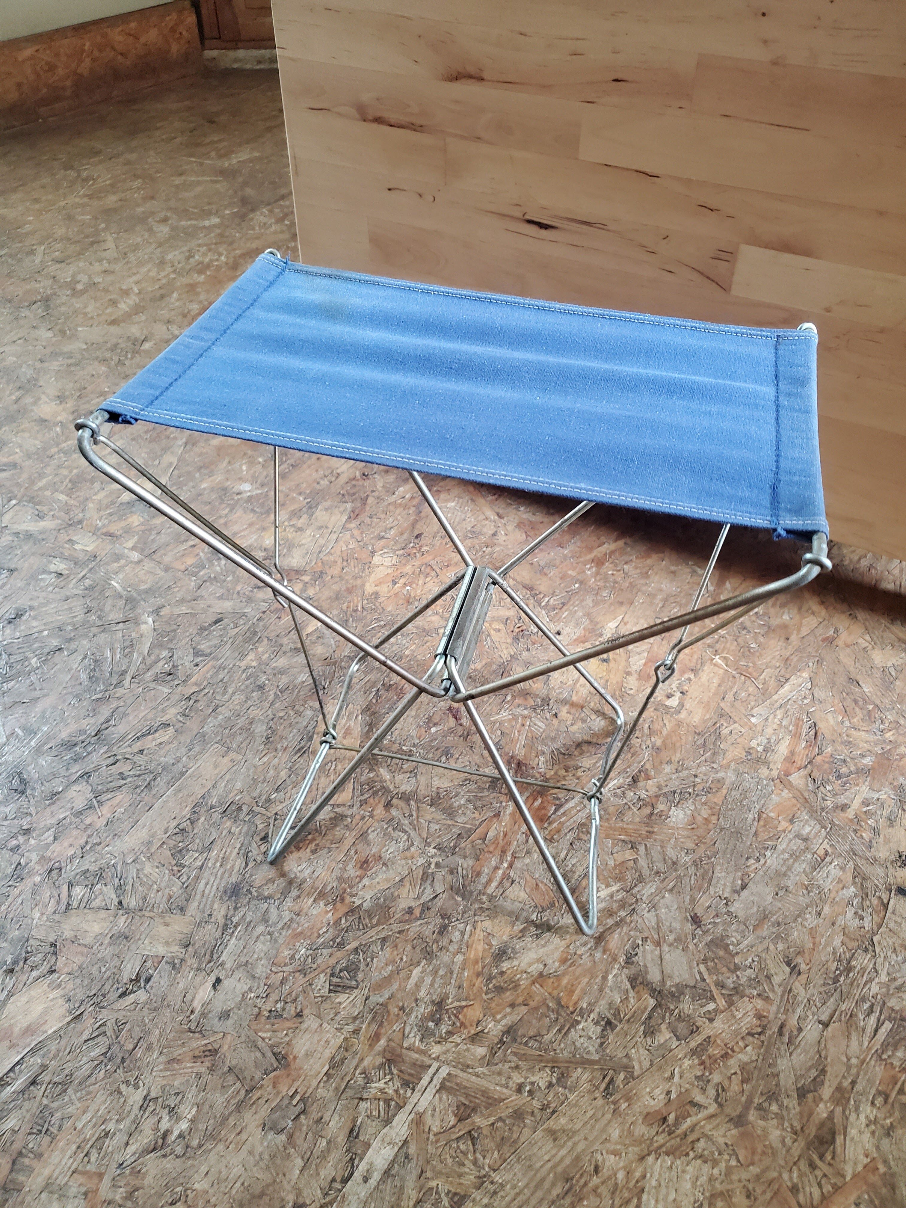Folding seat