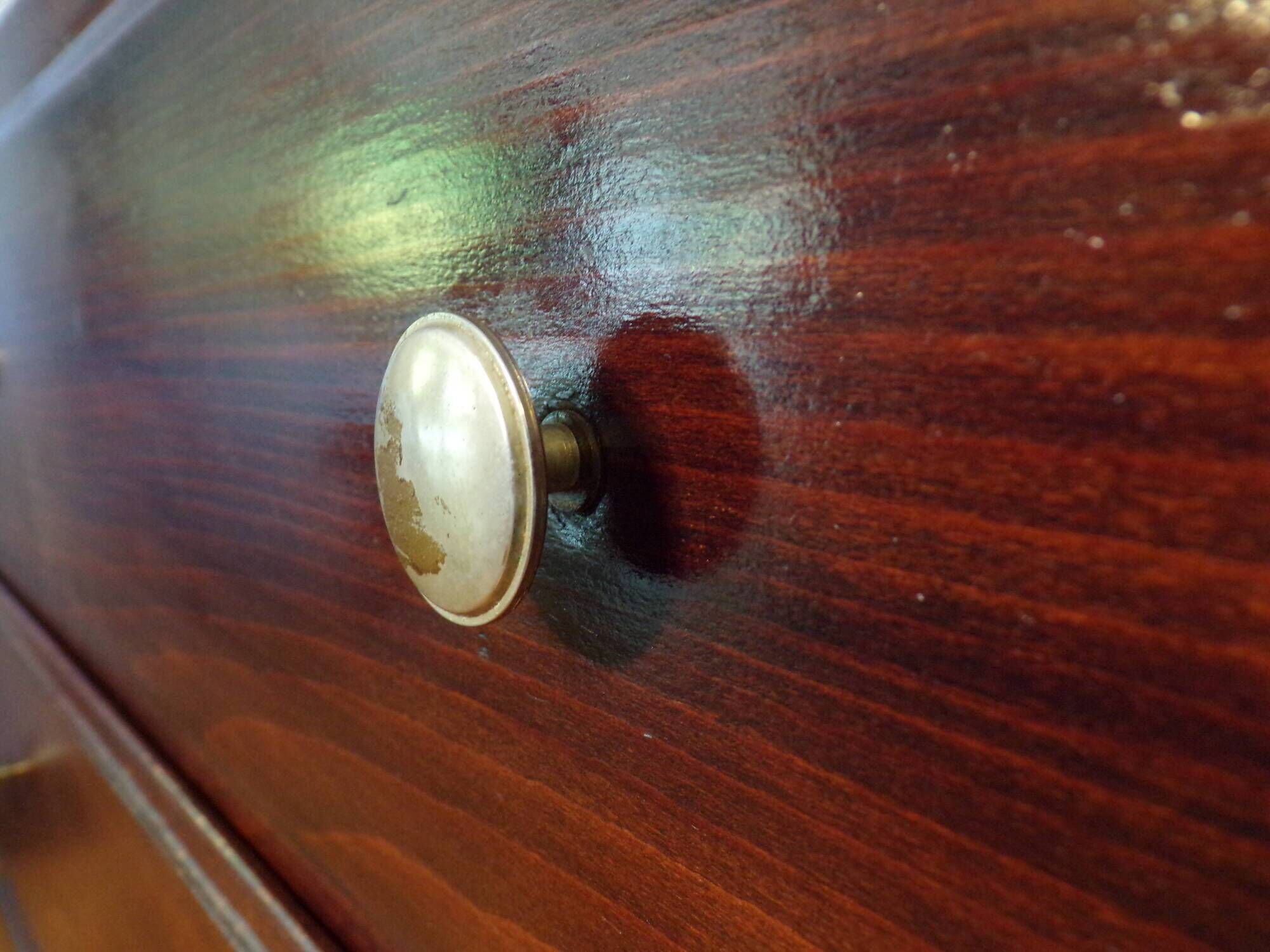 Vintage 3-drawer chest of drawers in dark wood