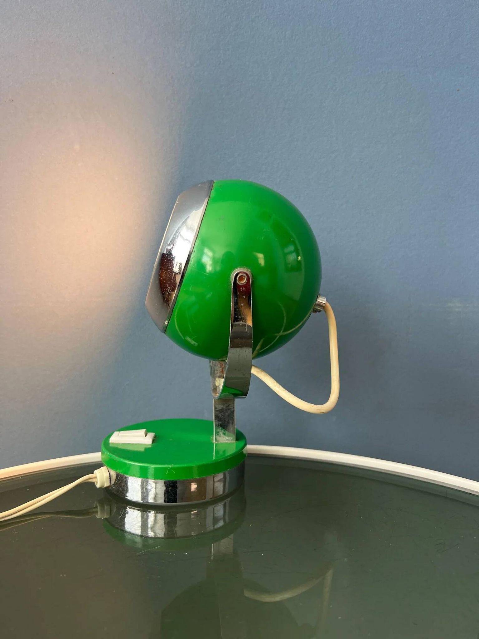 Vintage green space age eyeball table lamp