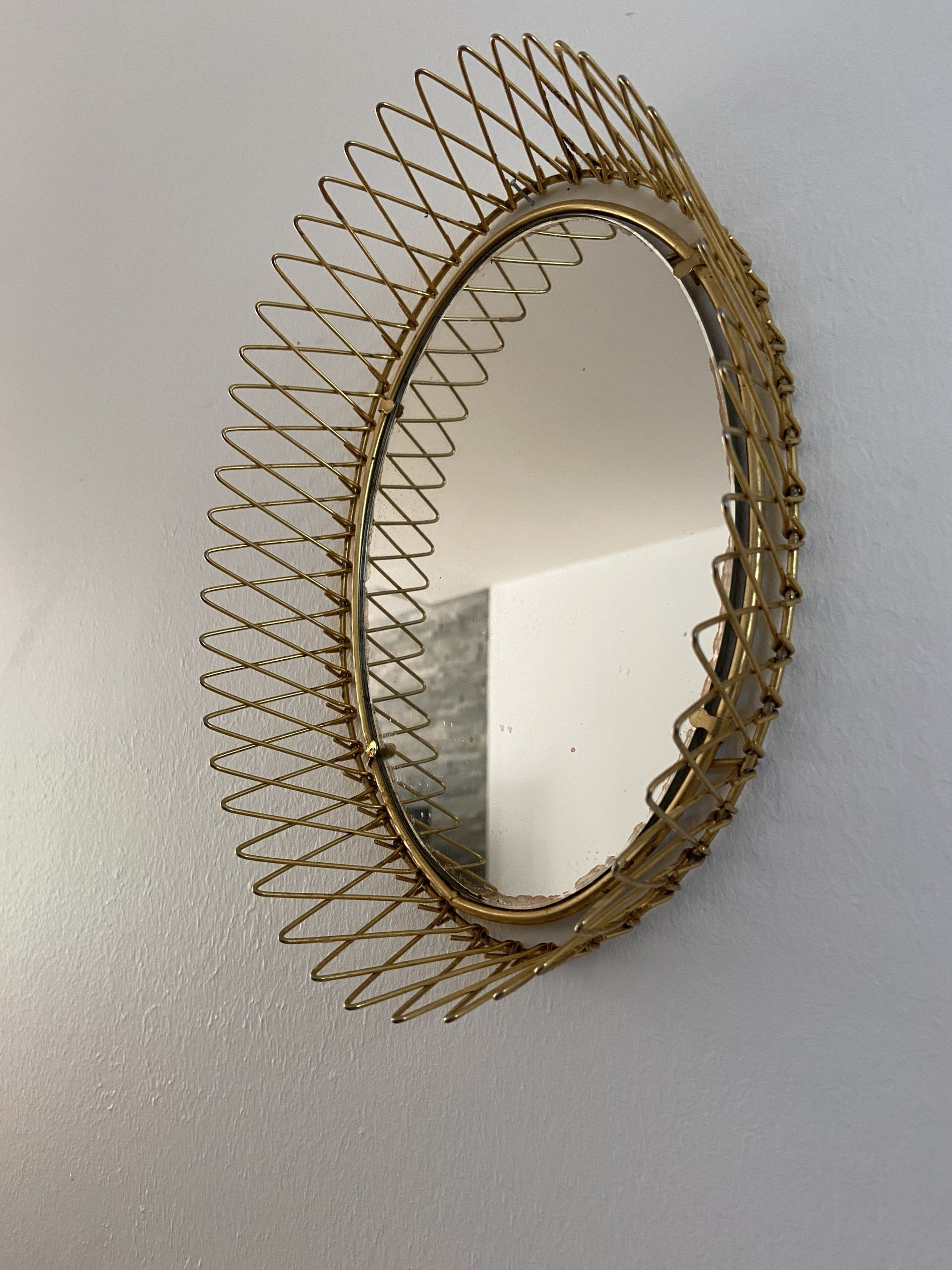 Retractable golden sun mirror 50s