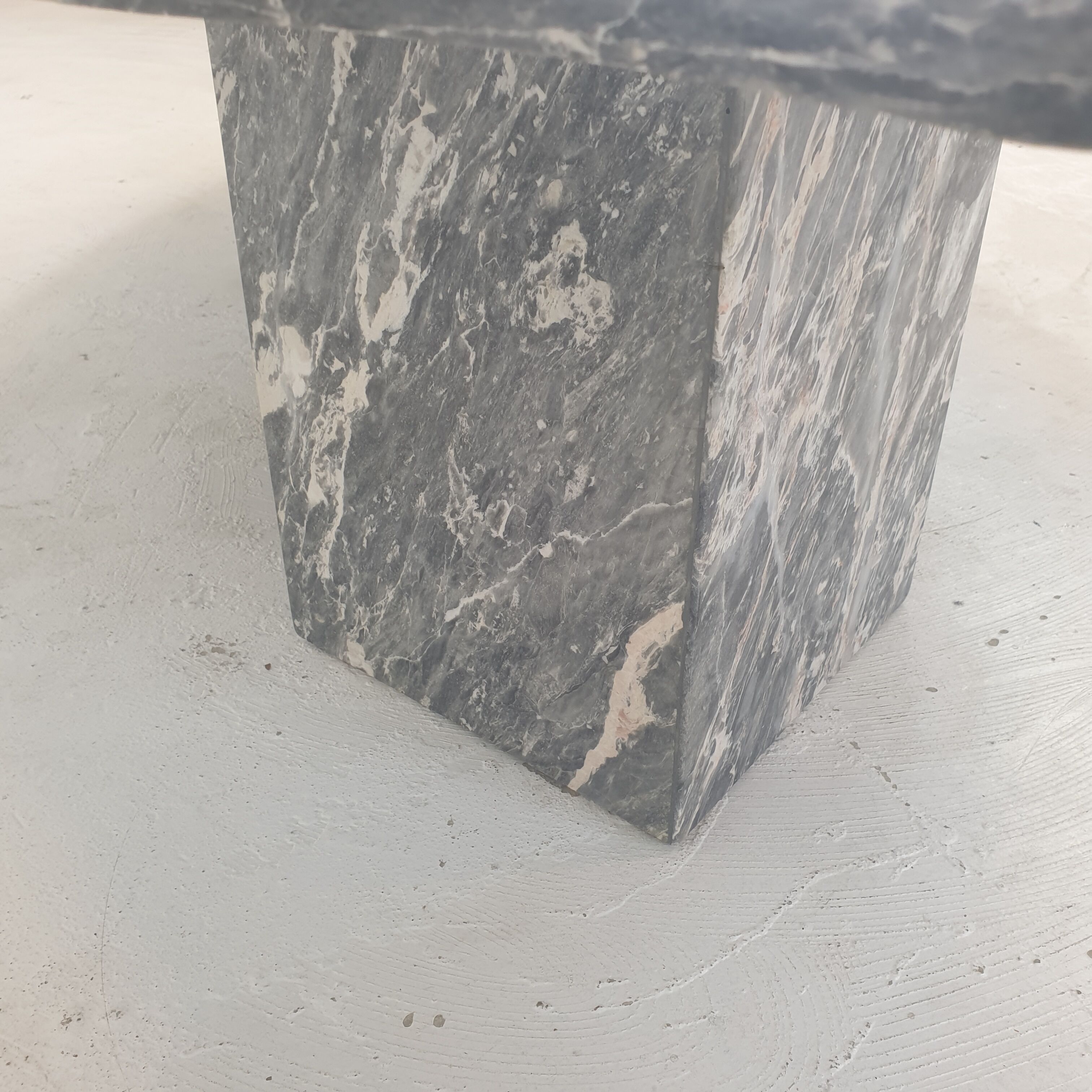 Italian marble leaf shape coffee table, 1980's