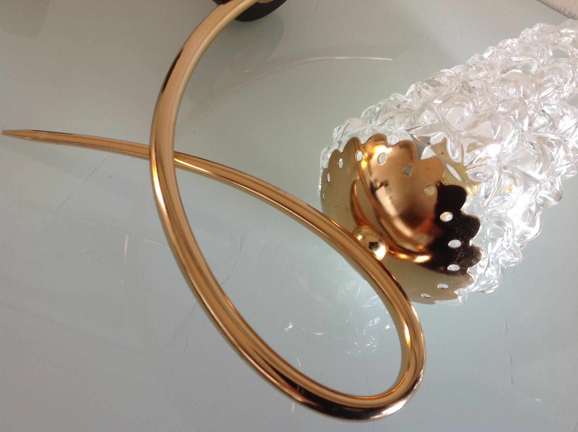Pair of brass sconces and structured tulip glass 60/70s