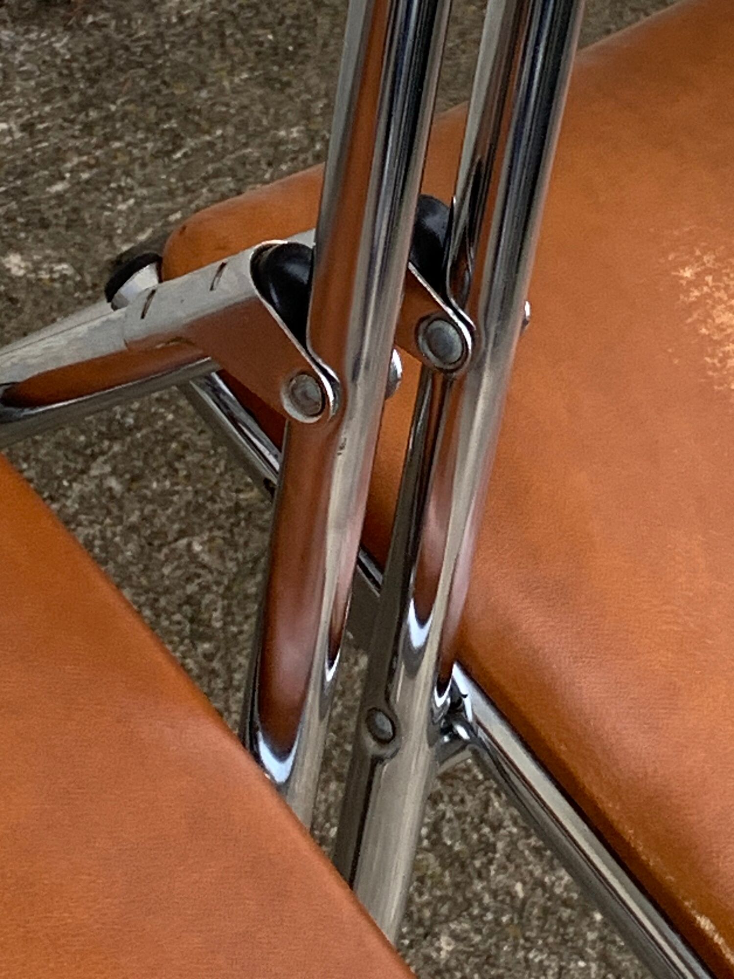 4 folding chairs chromed metal and Skaï fawn 1970