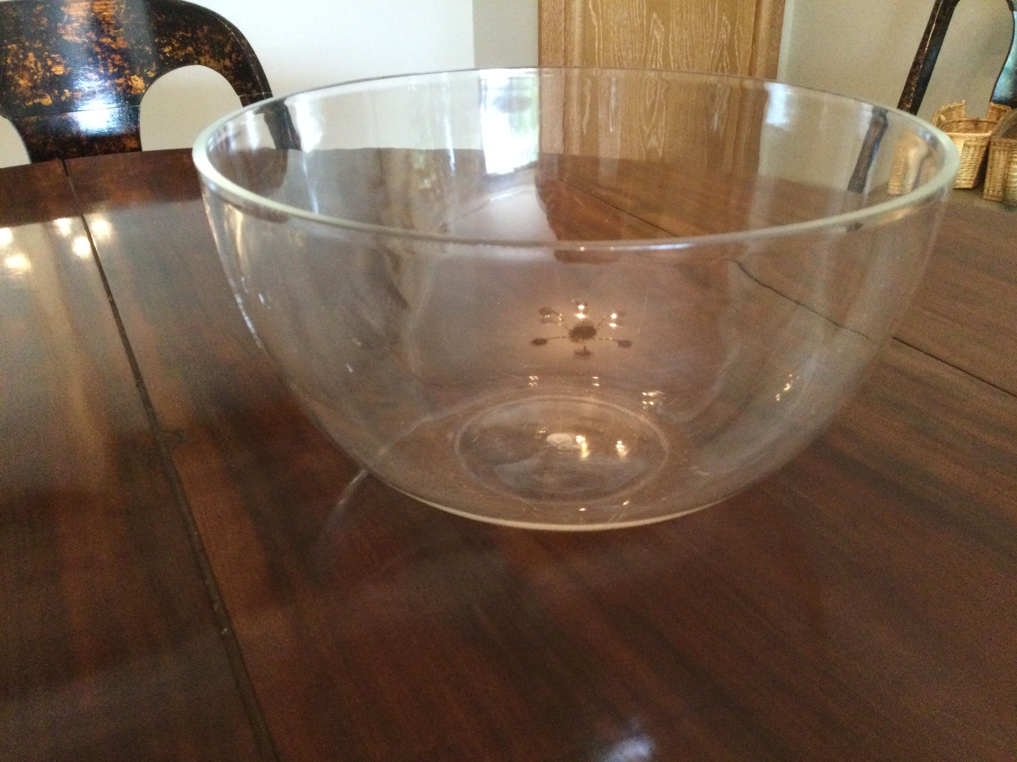 salad bowl in acrilyque