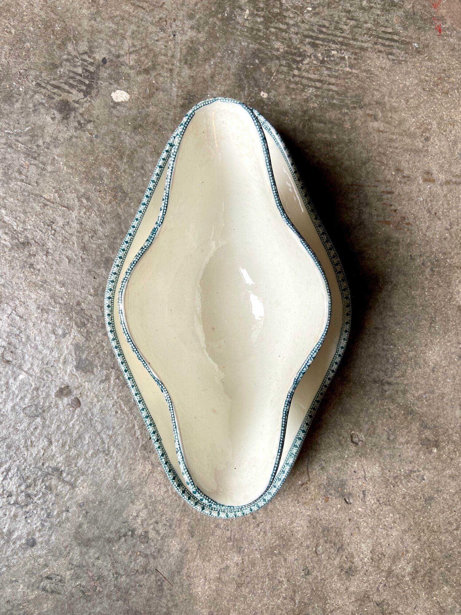 Saucière Salins en terre de fer, service "Directoire"