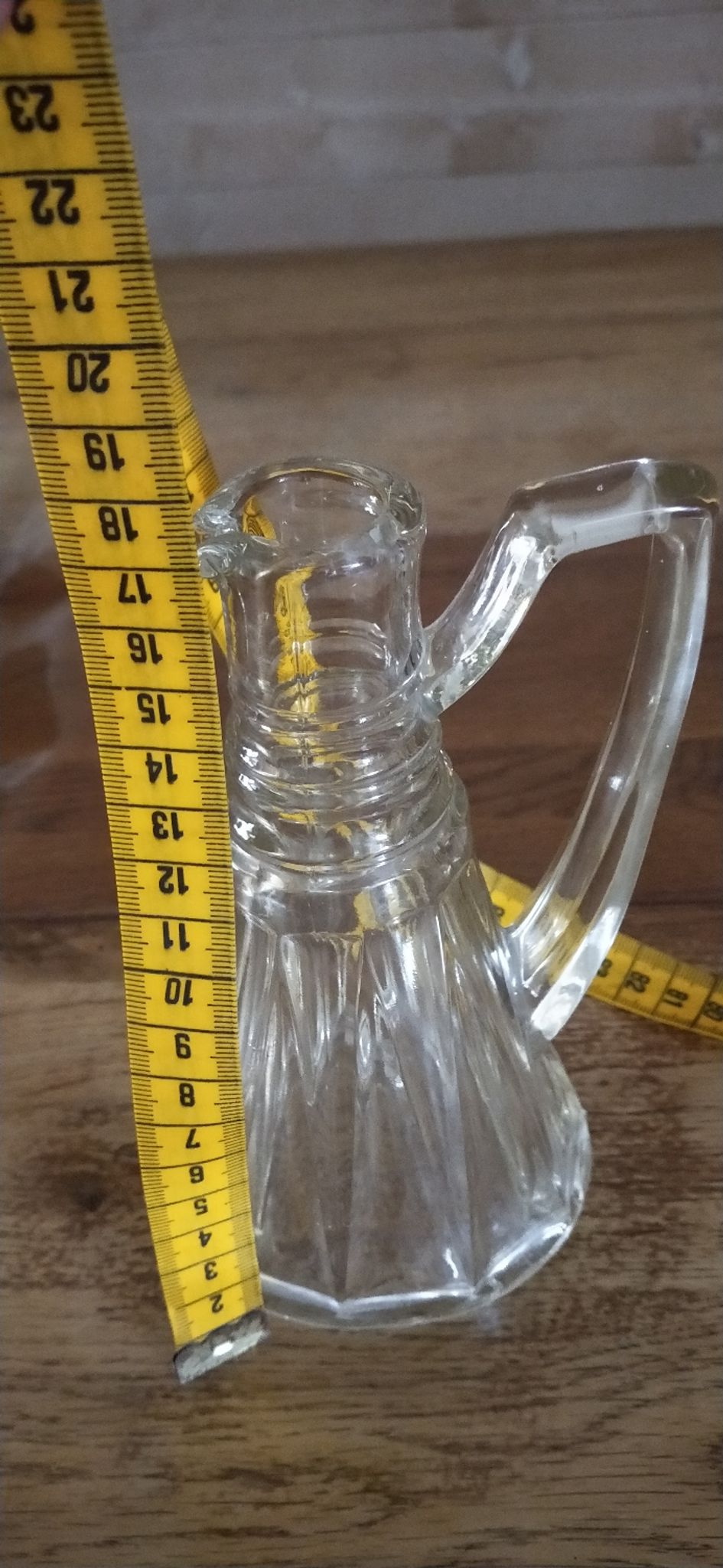 Petit pichet à vin ou cidre en verre