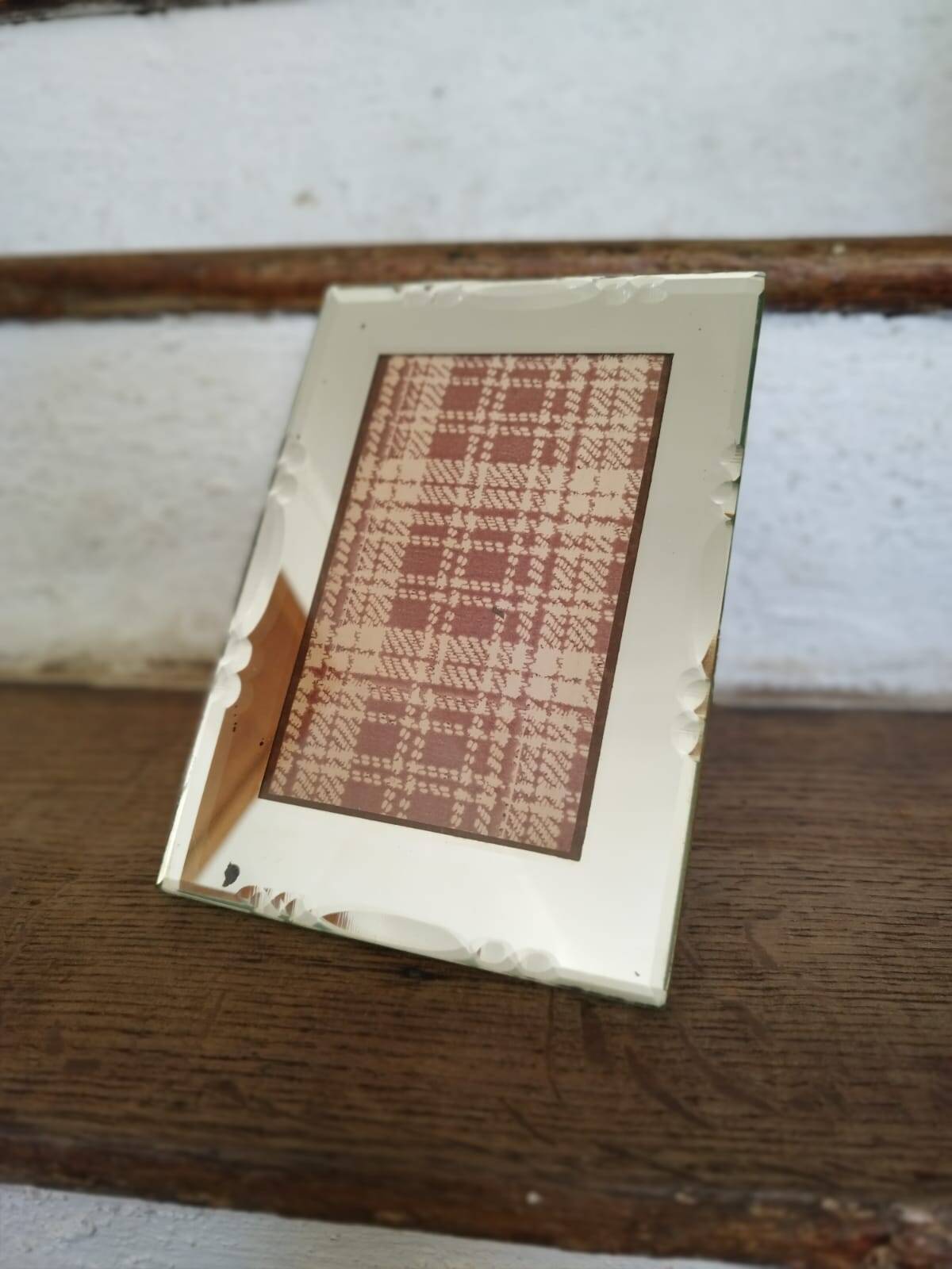 Beveled mirror photo frame to stand, suede back