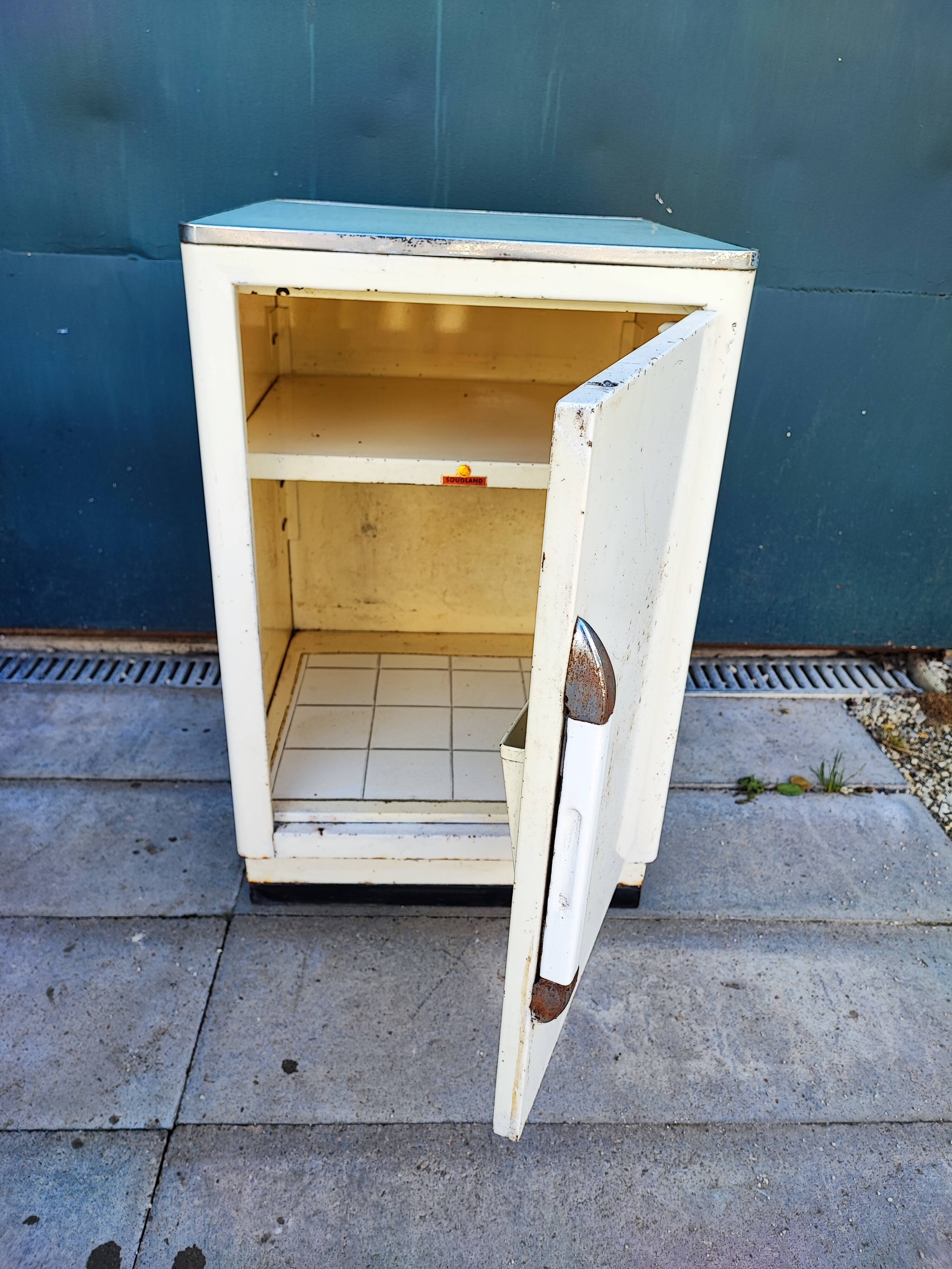 Meuble armoire de cuisine métallique