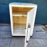 Meuble armoire de cuisine métallique