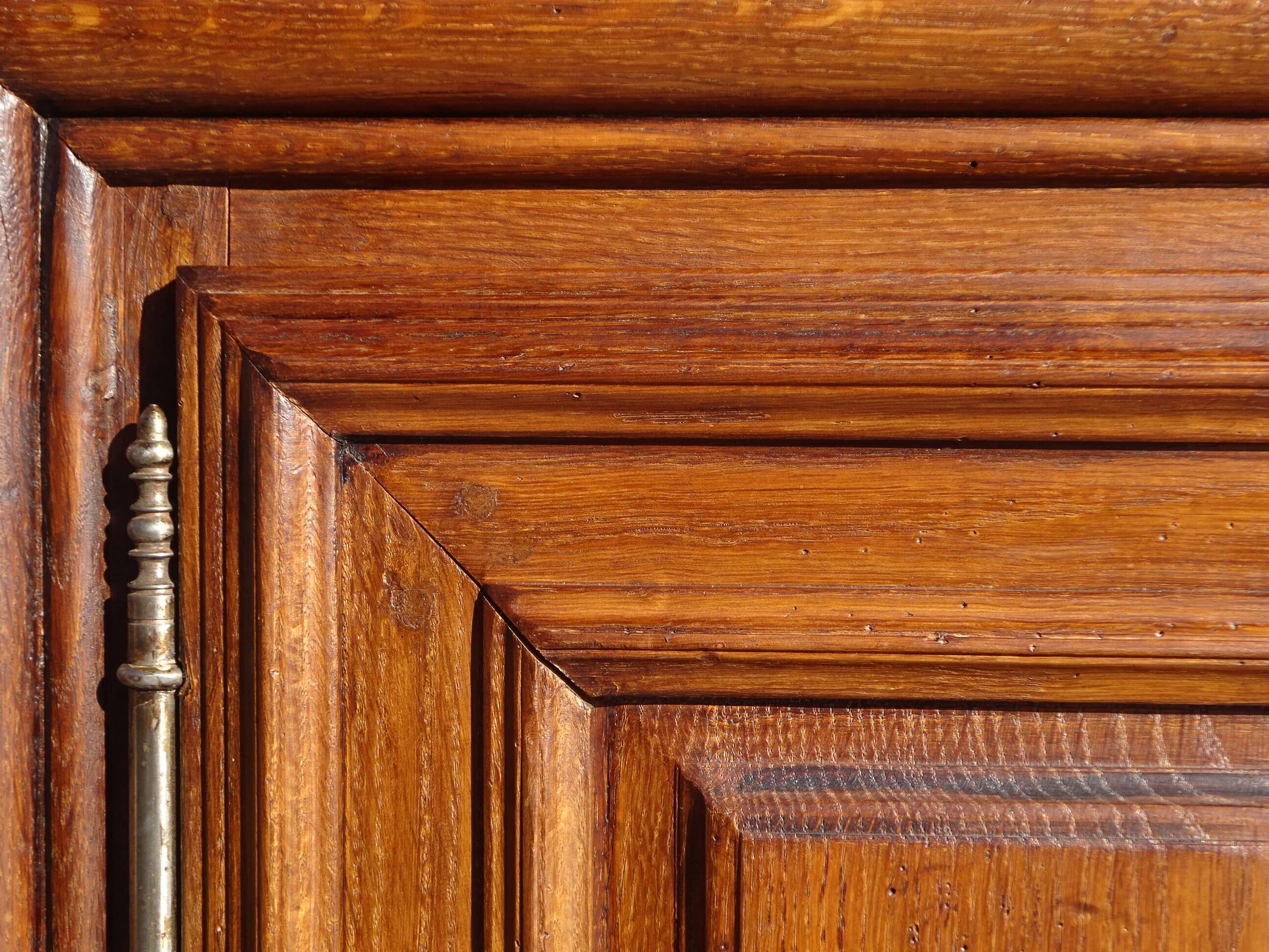 Small oak cabinet, 4 doors, Louis XIII style
