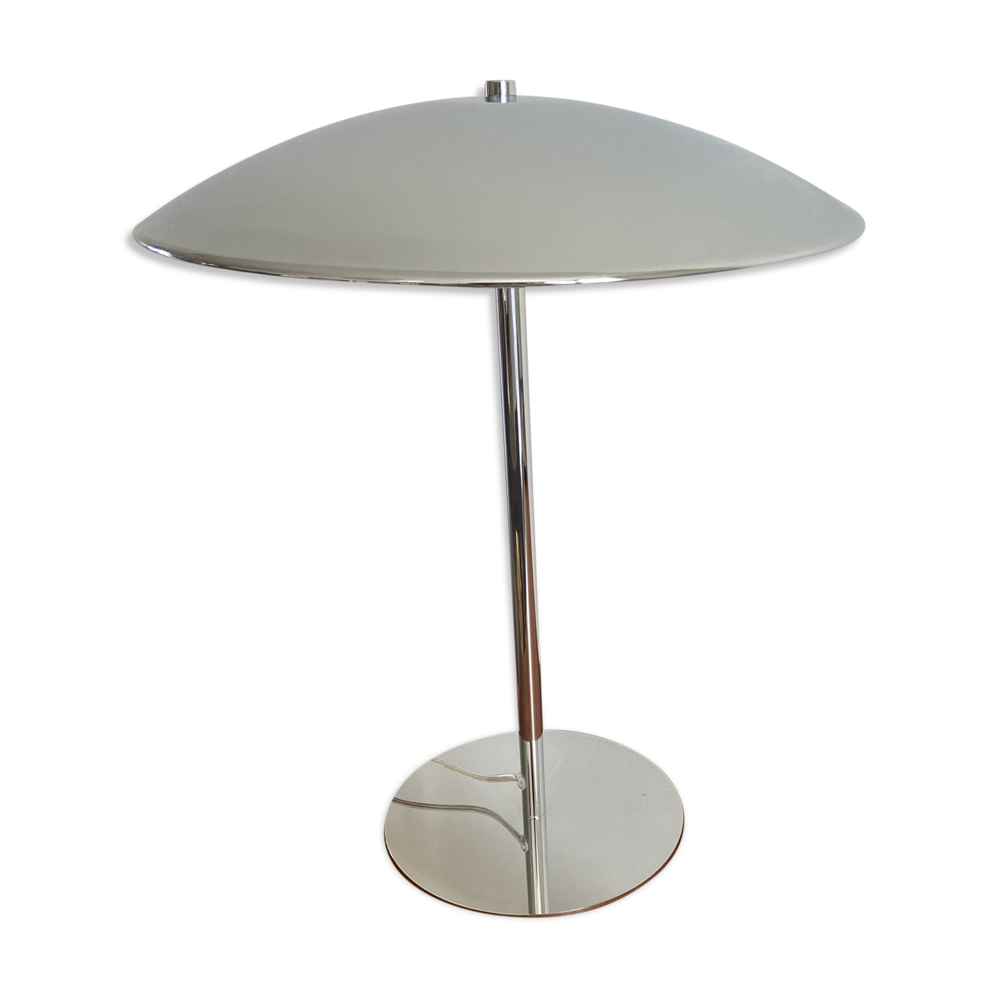 Chrome desktop led saucer lamp