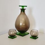 Carafe et 2 verres en verre vert et marron modèle original