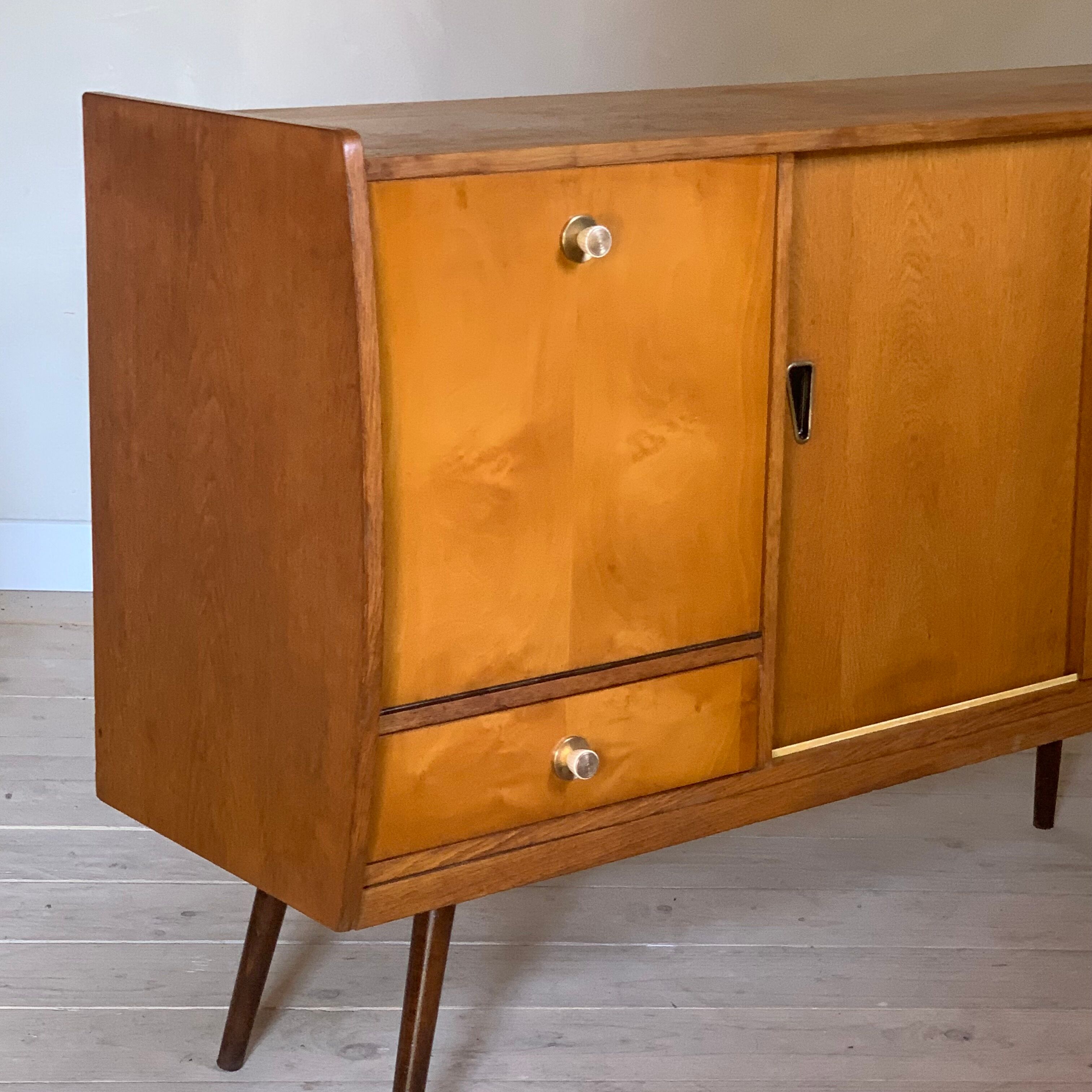 Enfilade vintage bar