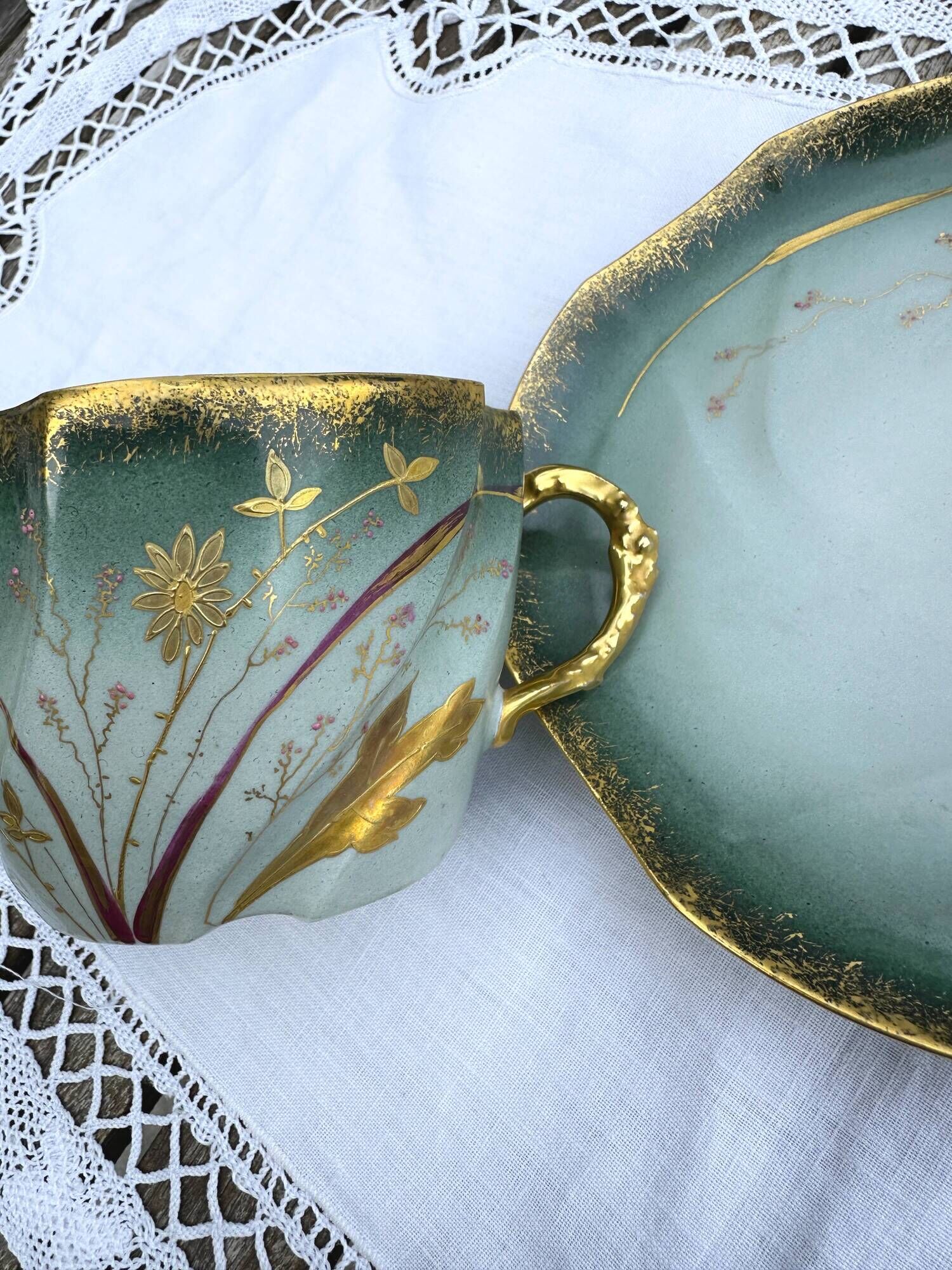 Collectible cup / saucer in egg shell porcelain - Art Nouveau