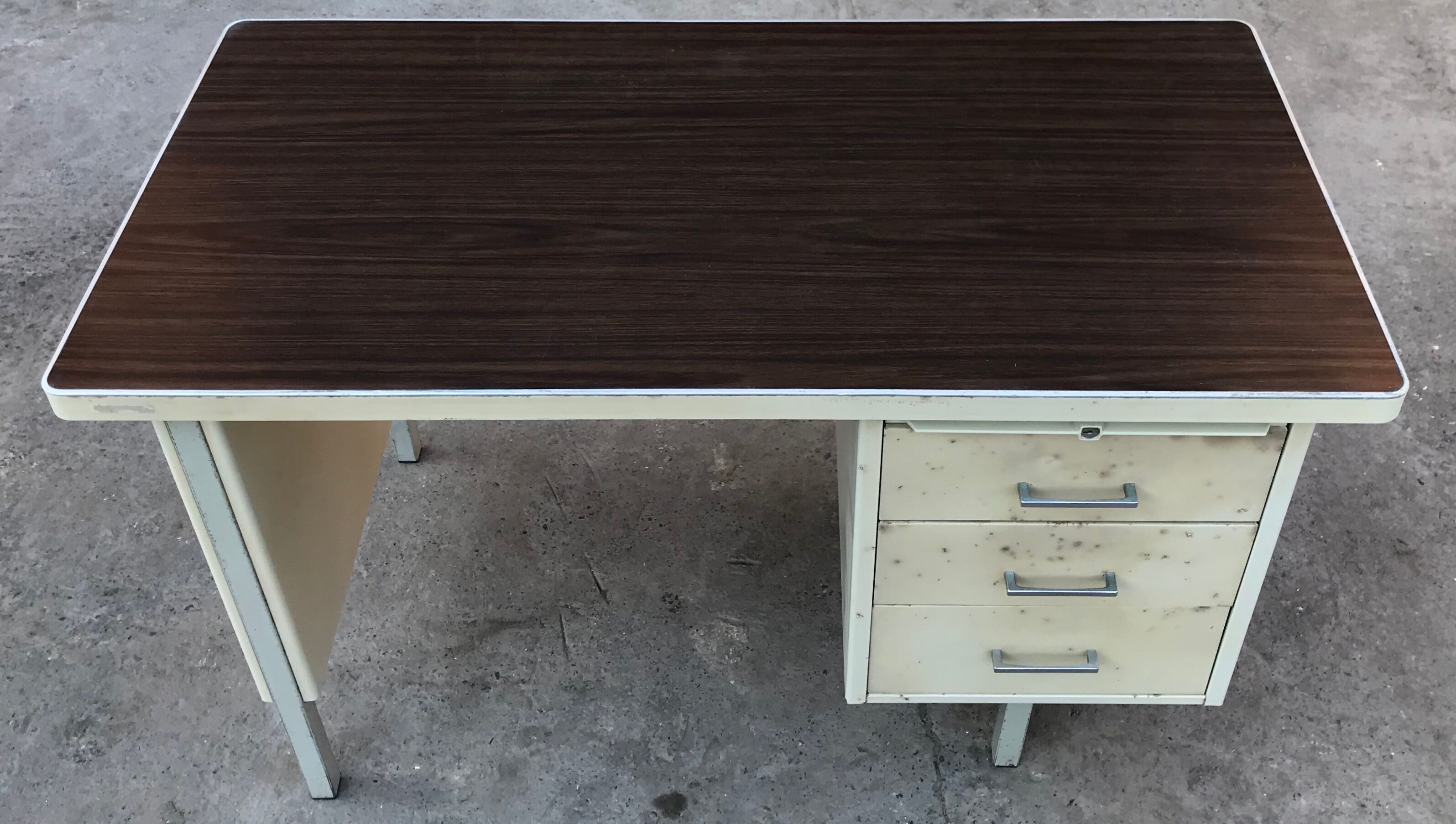 SRAFOR Industrial Office