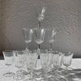 Lot de 17 verres à pieds verres à vin