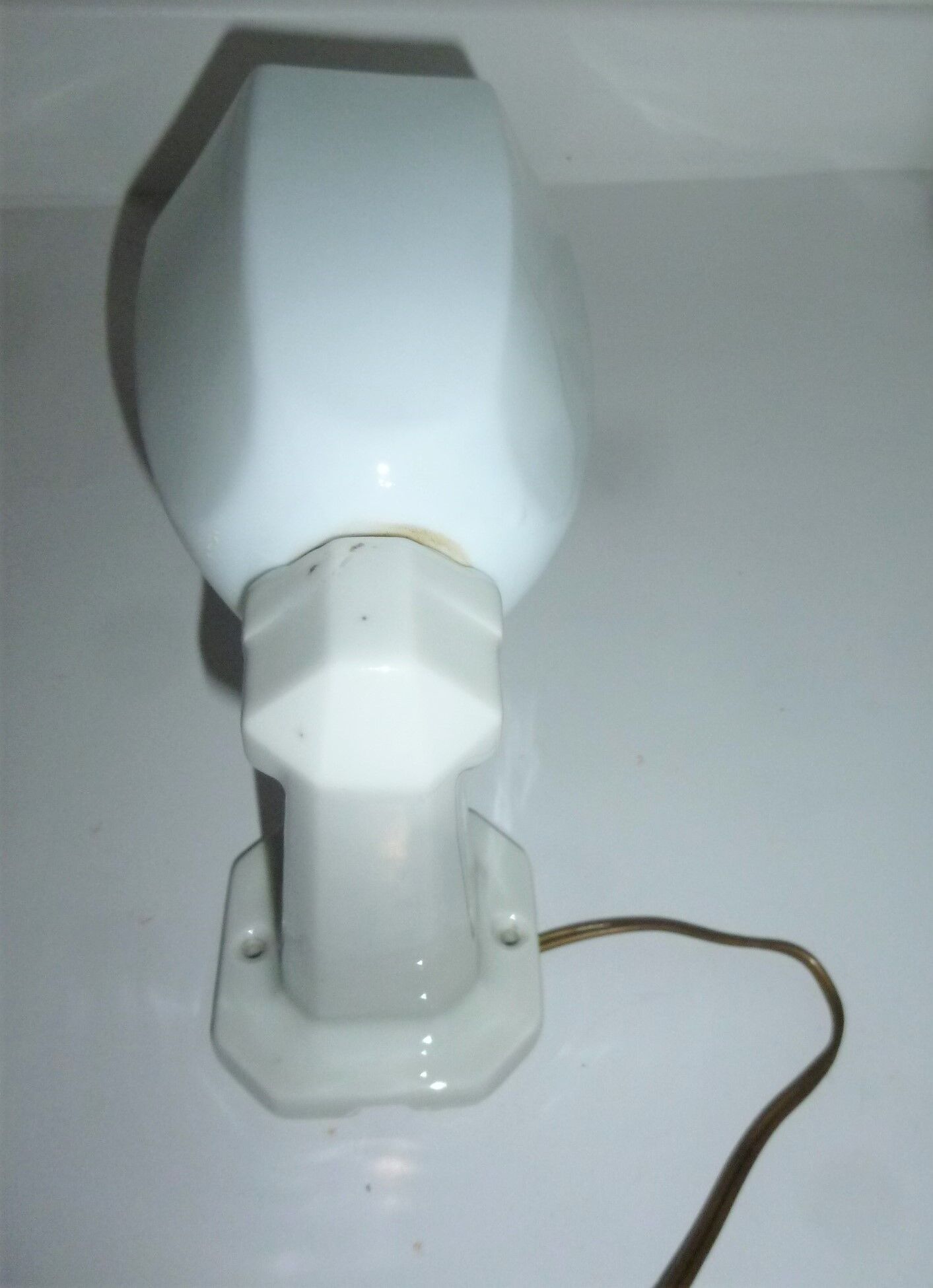 Old wall lamp for porcelain and opaline bathroom