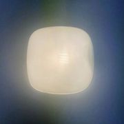Applique murale ou plafonnier en verre opaline blanc vintage