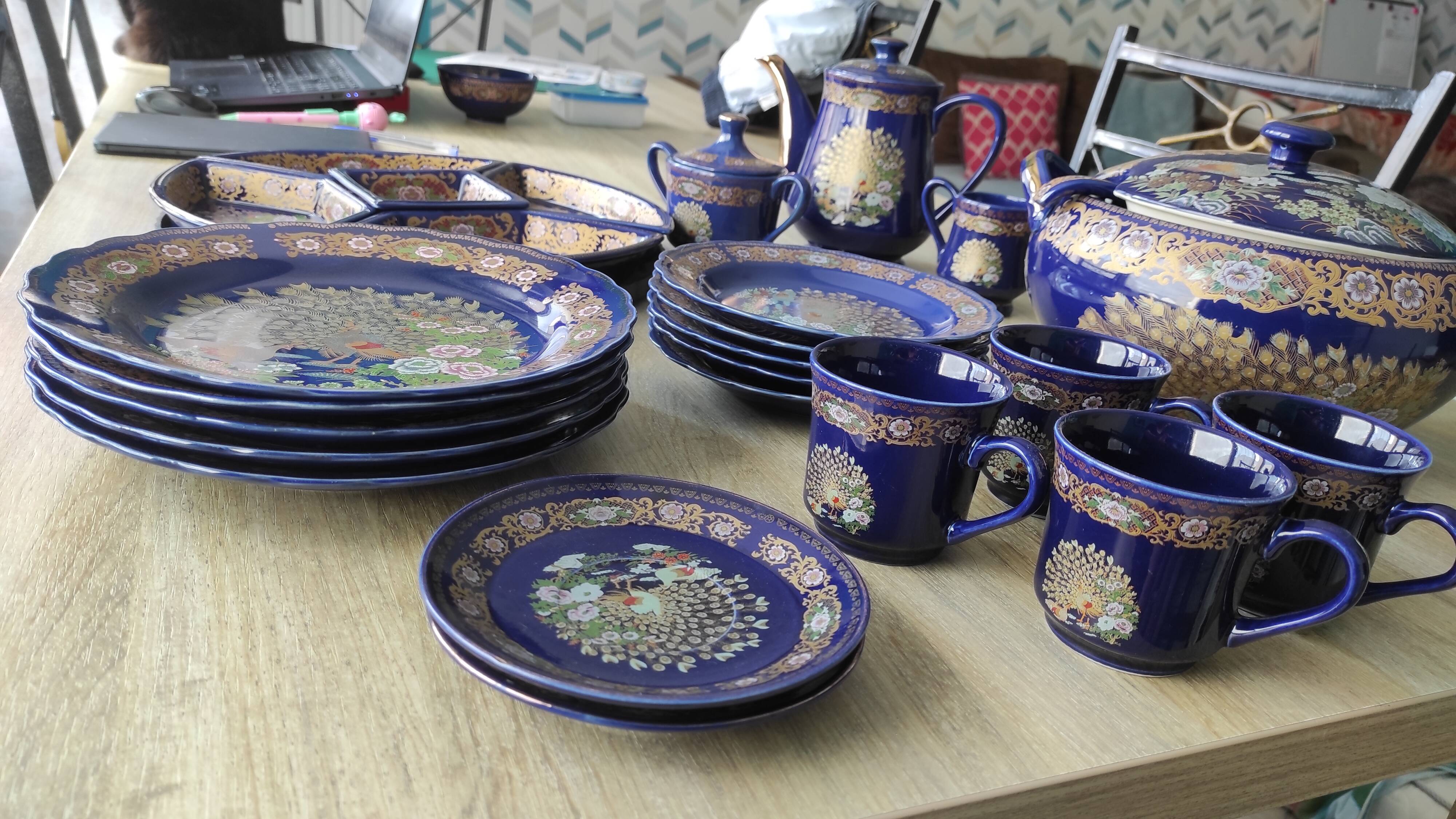 Superb complete table service "Taous" in cobalt blue porcelain.