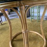 Round dining table with bamboo legs