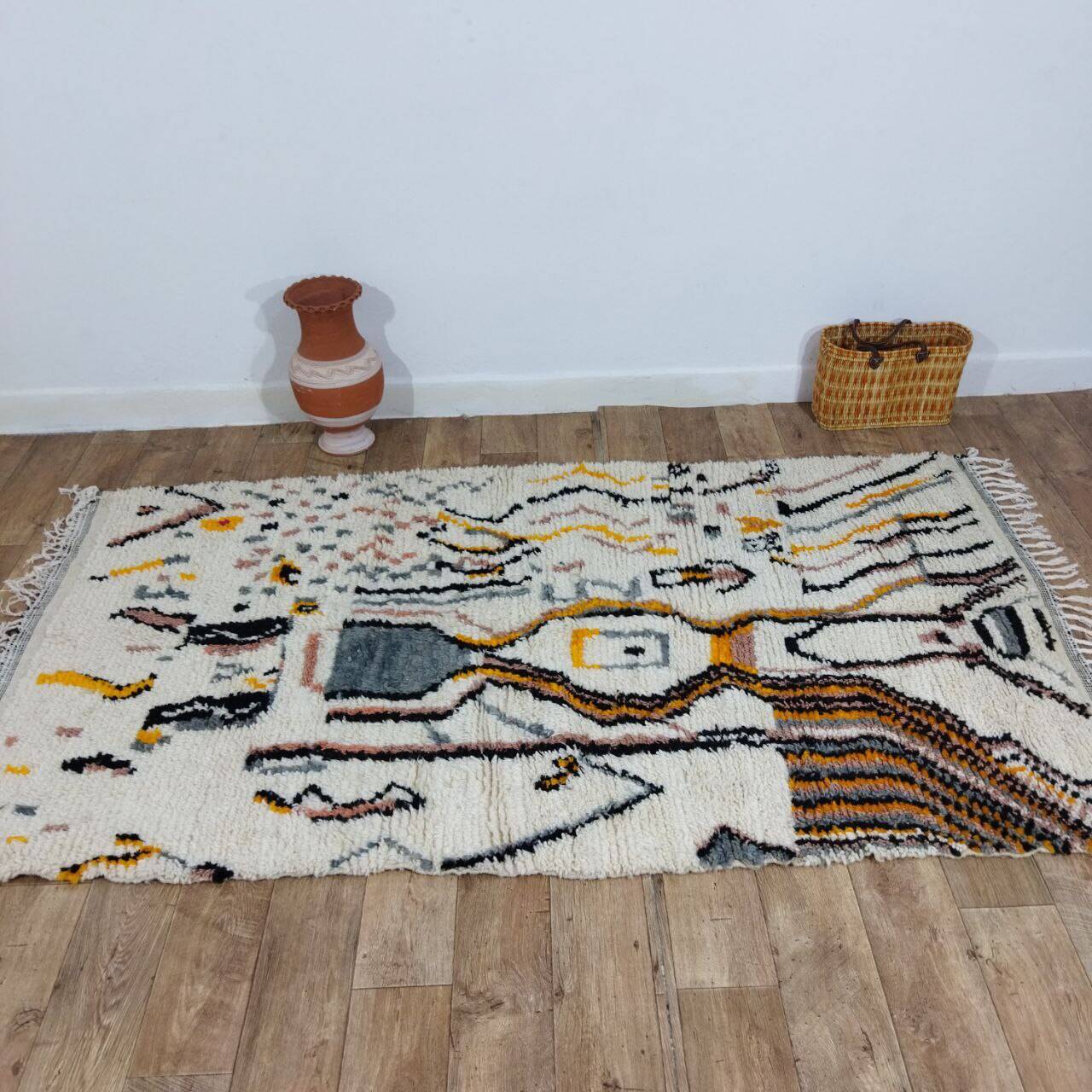 Handmade moroccan berber rug 240 x 134 cm