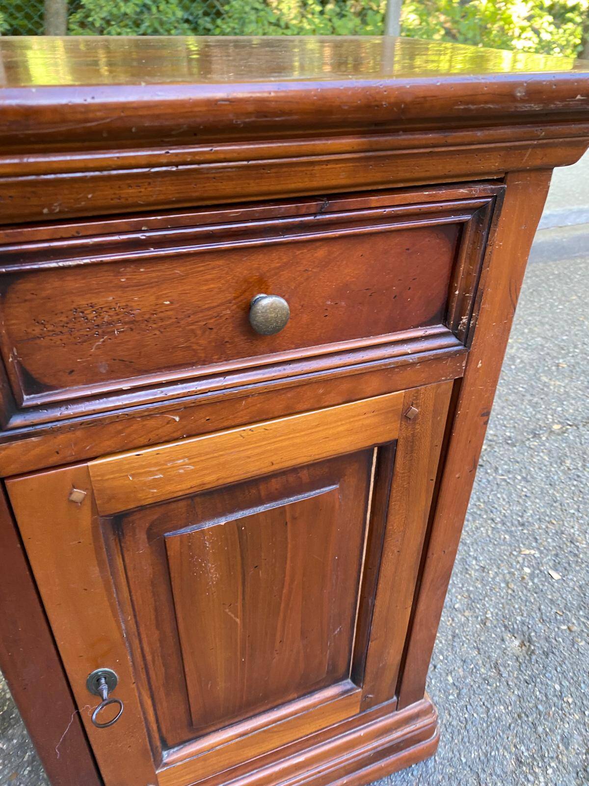 Nightstand, accent furniture in solid wood with drawer and door, 1980.