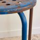 Tabouret industriel acier patine bleue & chocolat vintage
