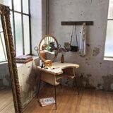 Vintage wicker vanity