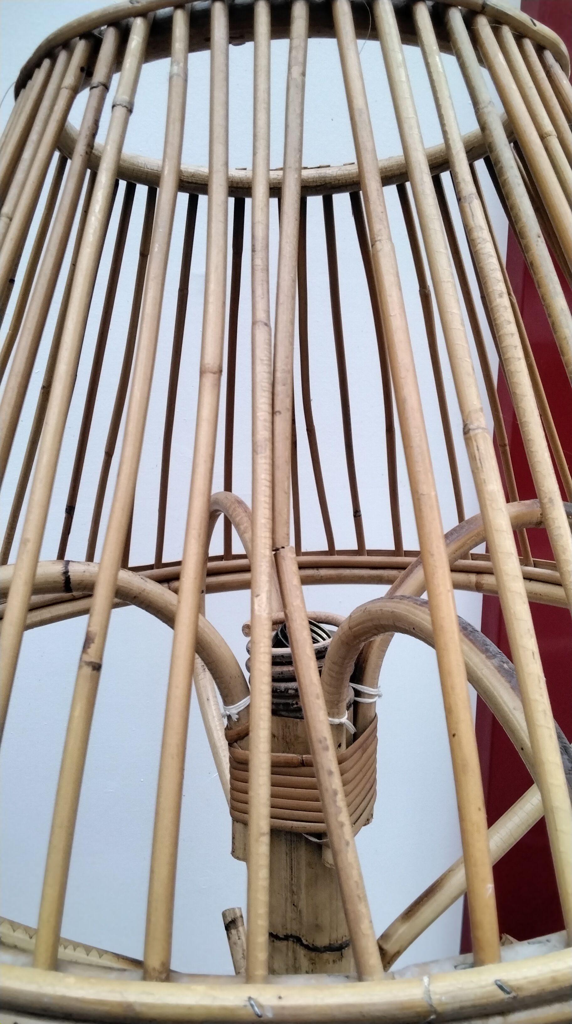 Floor lamp with vintage rattan coat rack