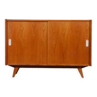 Commode en chêne, modèle U-452, par Jiroutek pour Interier Praha, 1960