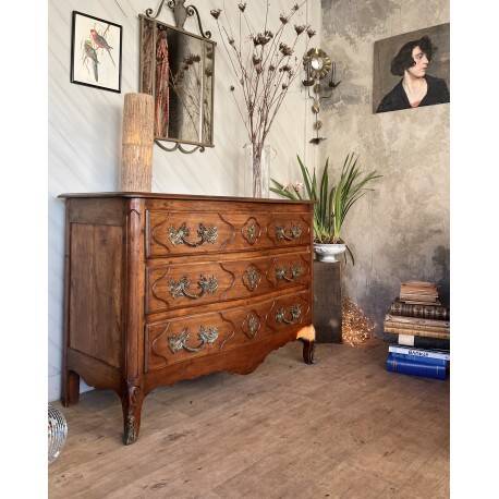 Curved commode in Louis XV style