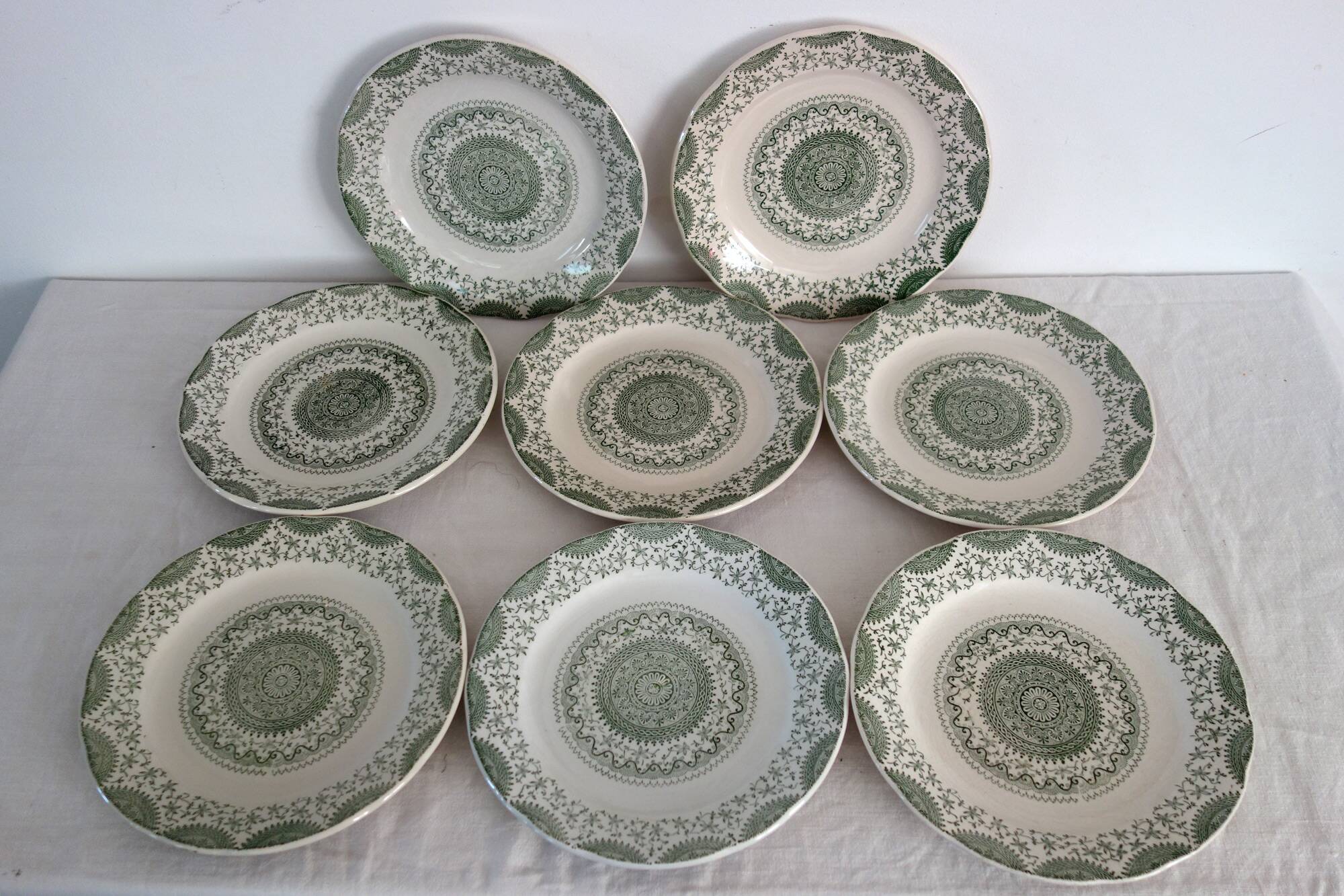 8 flat plates Fine Ware earthenware