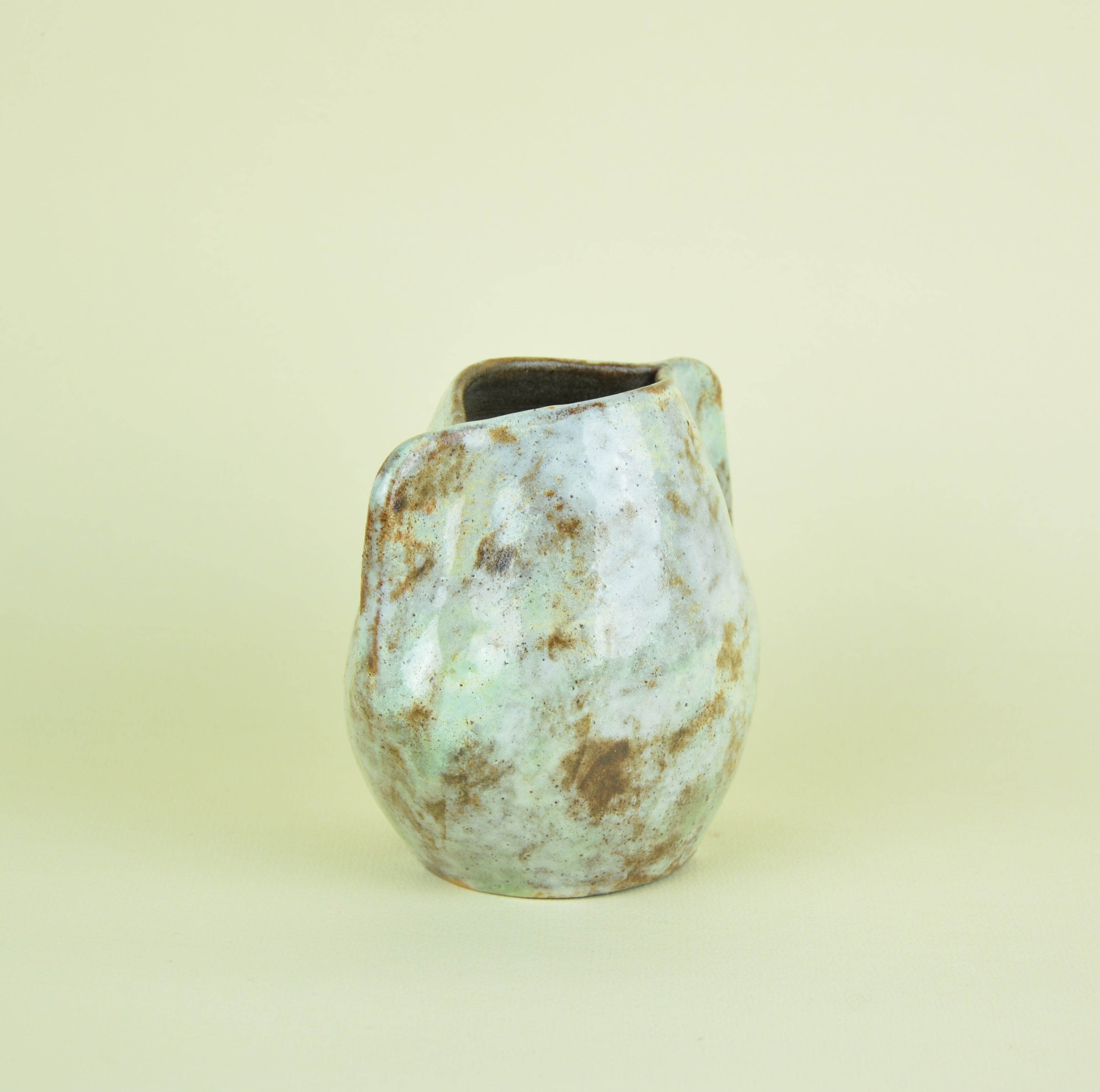 Vase Kostanda au col pincé