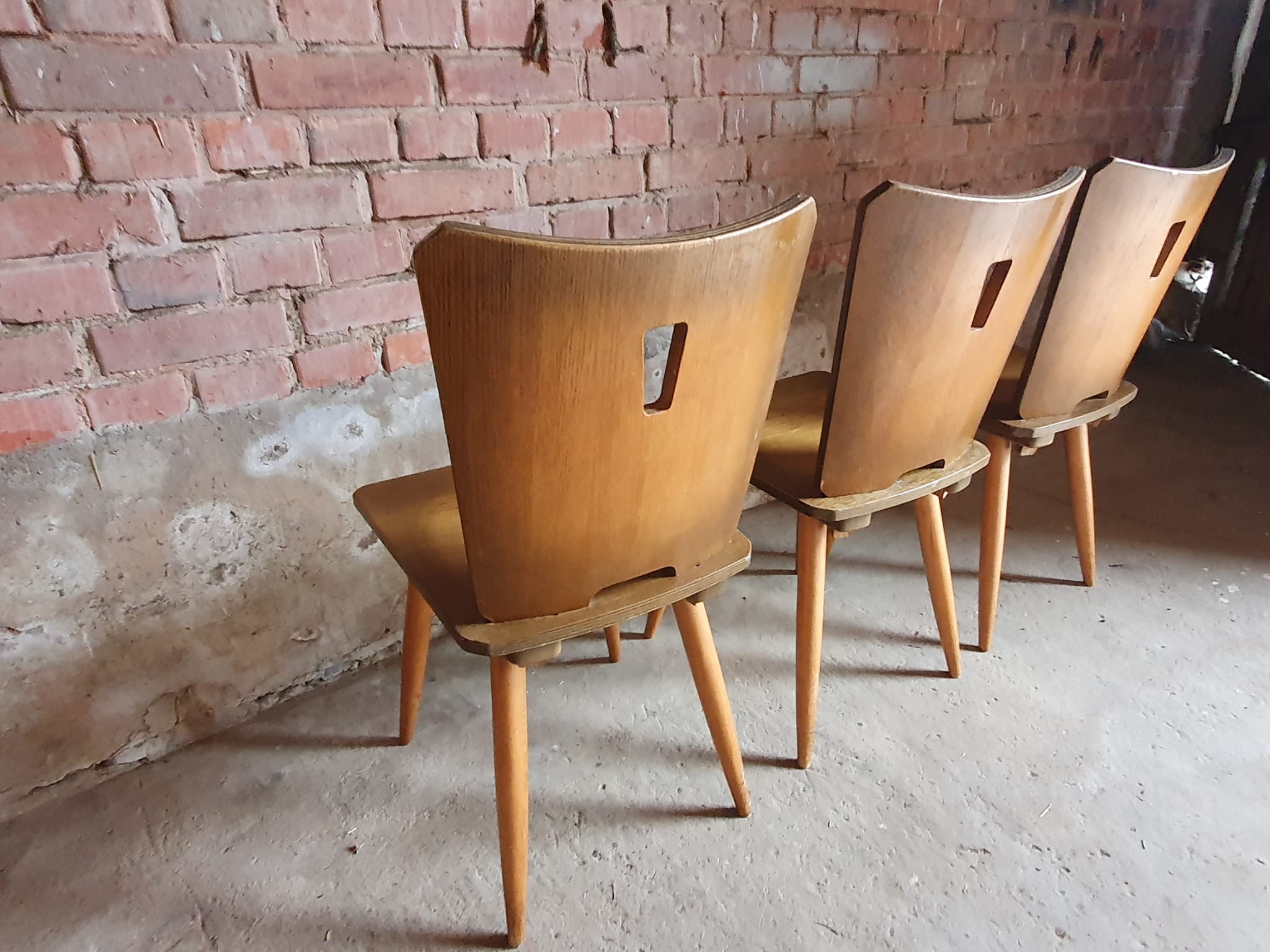 3 chaises bistrot brutalistes année 60